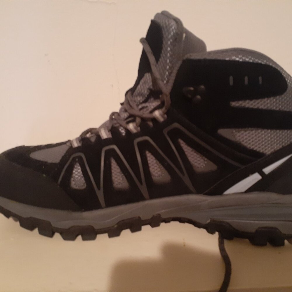 North 8 hiking  boot